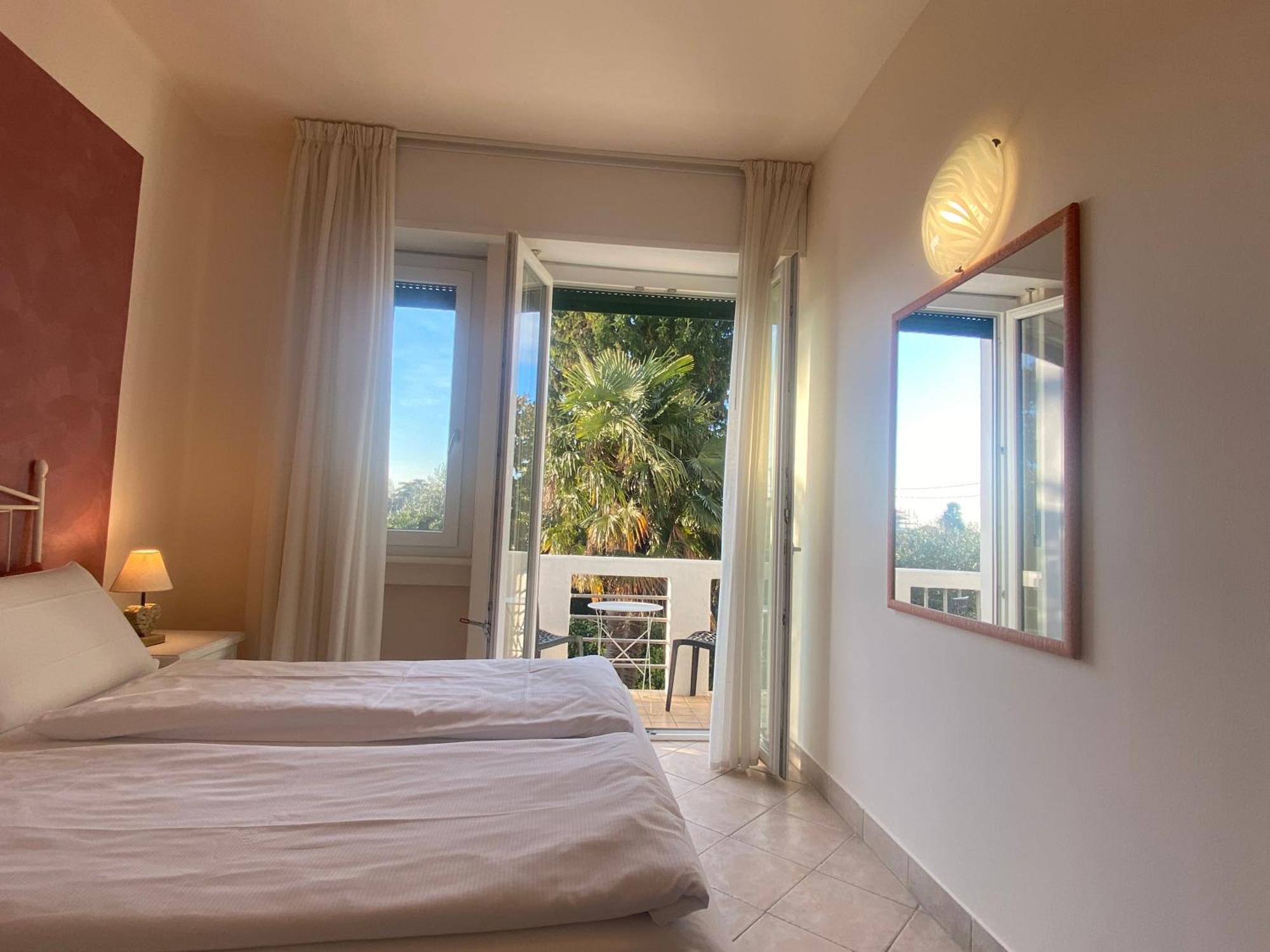 Bed and Breakfast Betty'S House Lazise Exterior foto